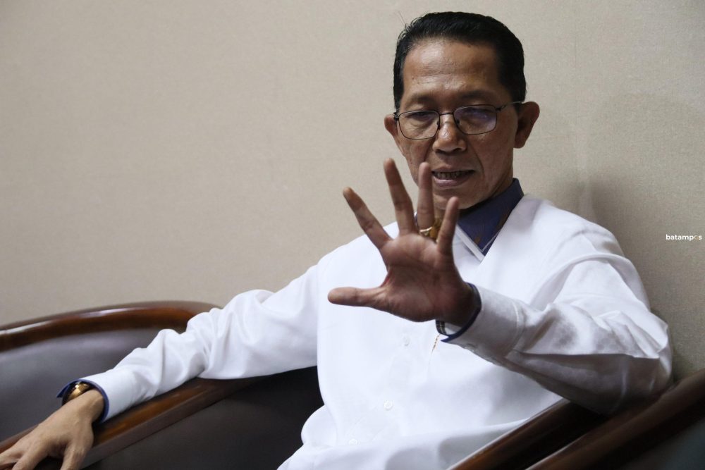 Wali Kota Batam, Amsakar Achmad.