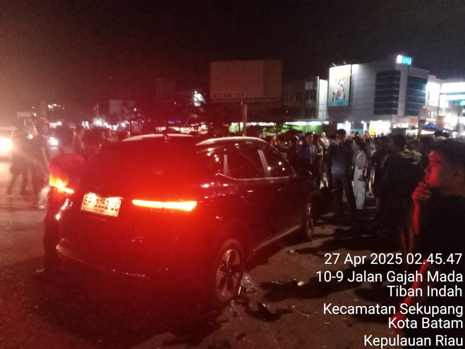 Kecelakaan maut terjadi di persimpangan lampu merah Tiban Center, Kecamatan Sekupang, Batam, Minggu (27/4) dini hari.