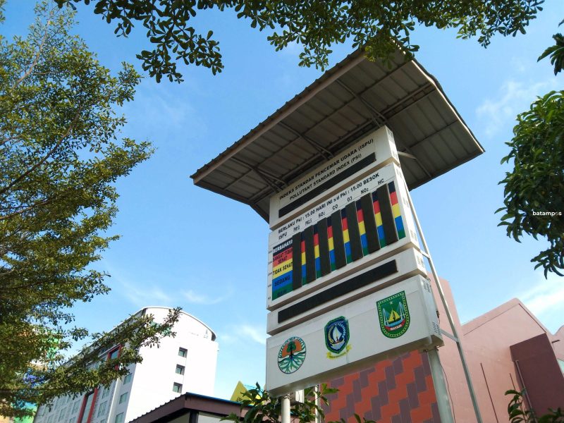 Ilustrasi: Alat pengukur kualitas udara di di depan Graha Sulaiman, Nagoya, Batam.