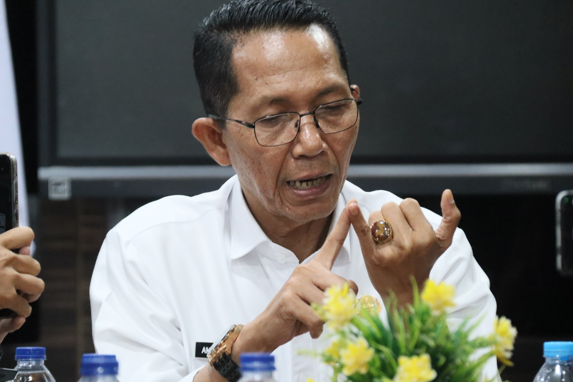 Wali Kota Batam, Amsakar Achmad.