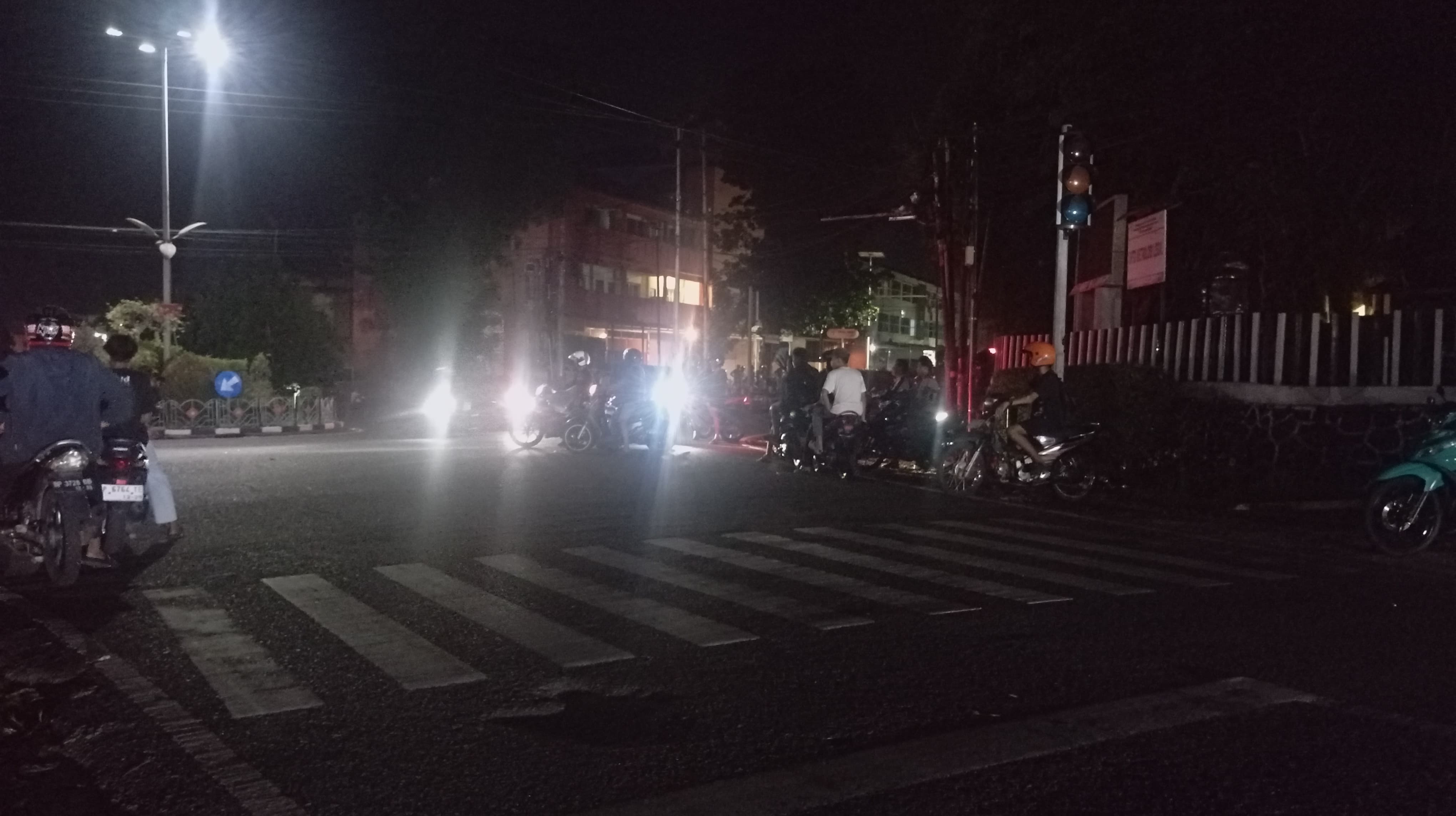 Aksi Diduga Balap Liar Mulai Marak di Jalan Basuki Rahmat Tanjungpinang, Minggu (4/5) dinihari.