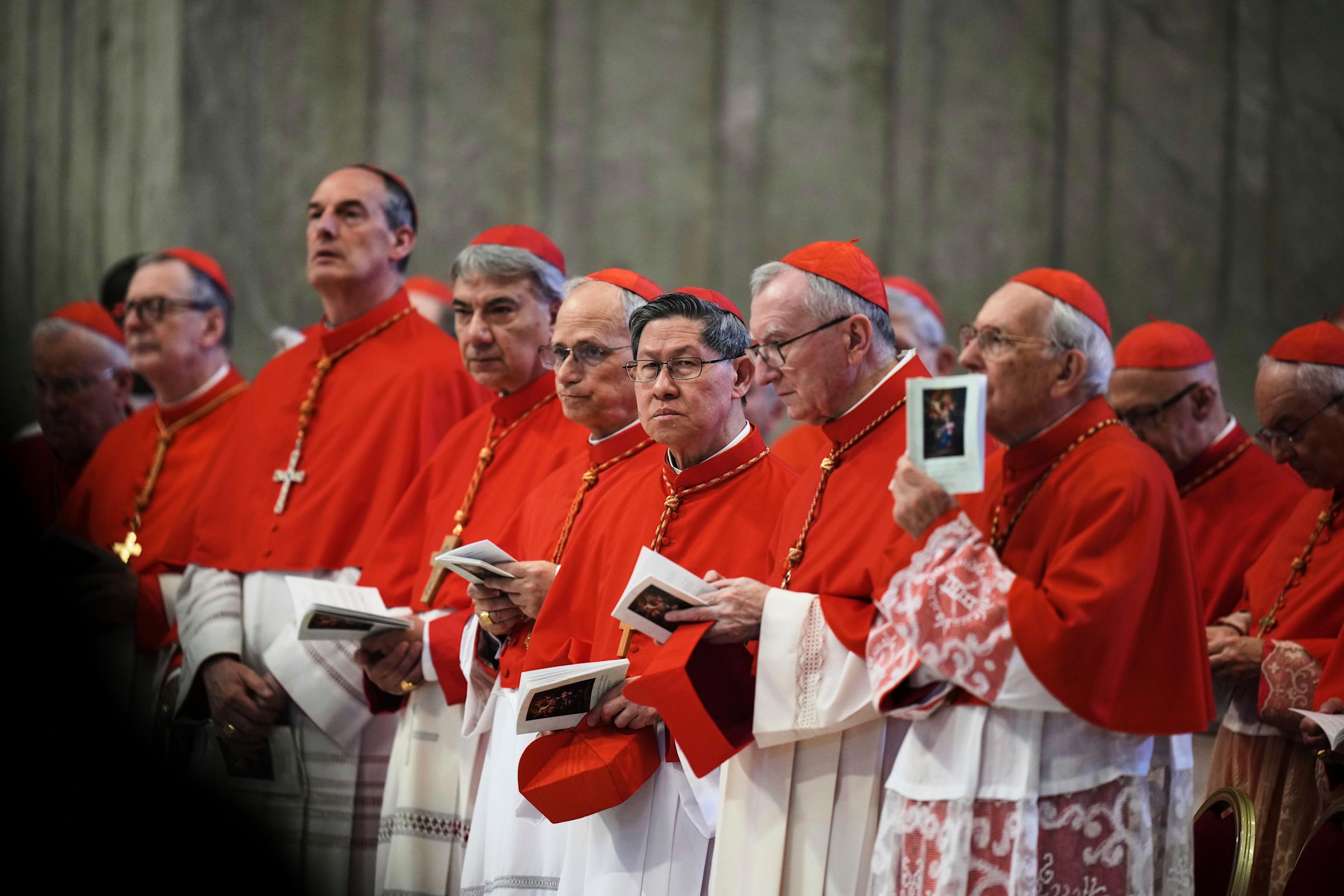PARA kardinal peserta Konklaf 2025 berkumpul di Basilika Santo Petrus, Vatikan saat ibadah wafatnya Paus Fransiskus, April 2025 lalu.