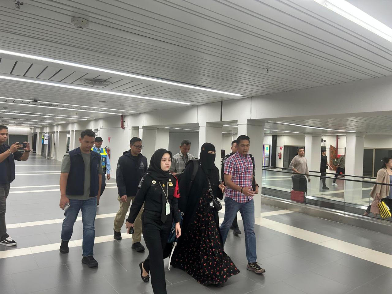 Tersangka kasus penggelapan dibawa ke Kepri dari Jakarta.