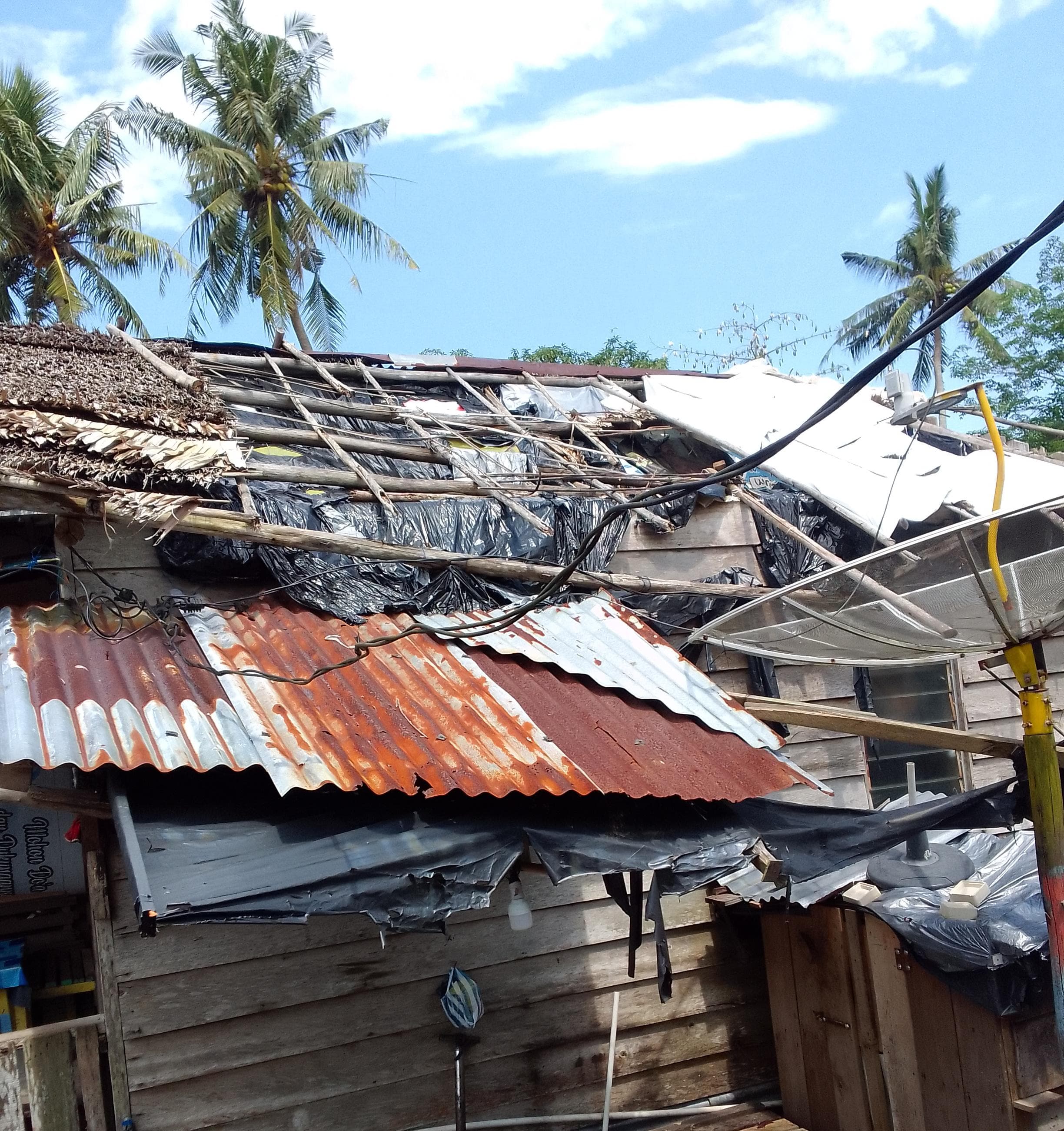 Kondisi rumah Joni, warga Desa Marok Tua yang sudah tak layak huni namun belum mendapatkan perhatian dari Pemerintah, Jum