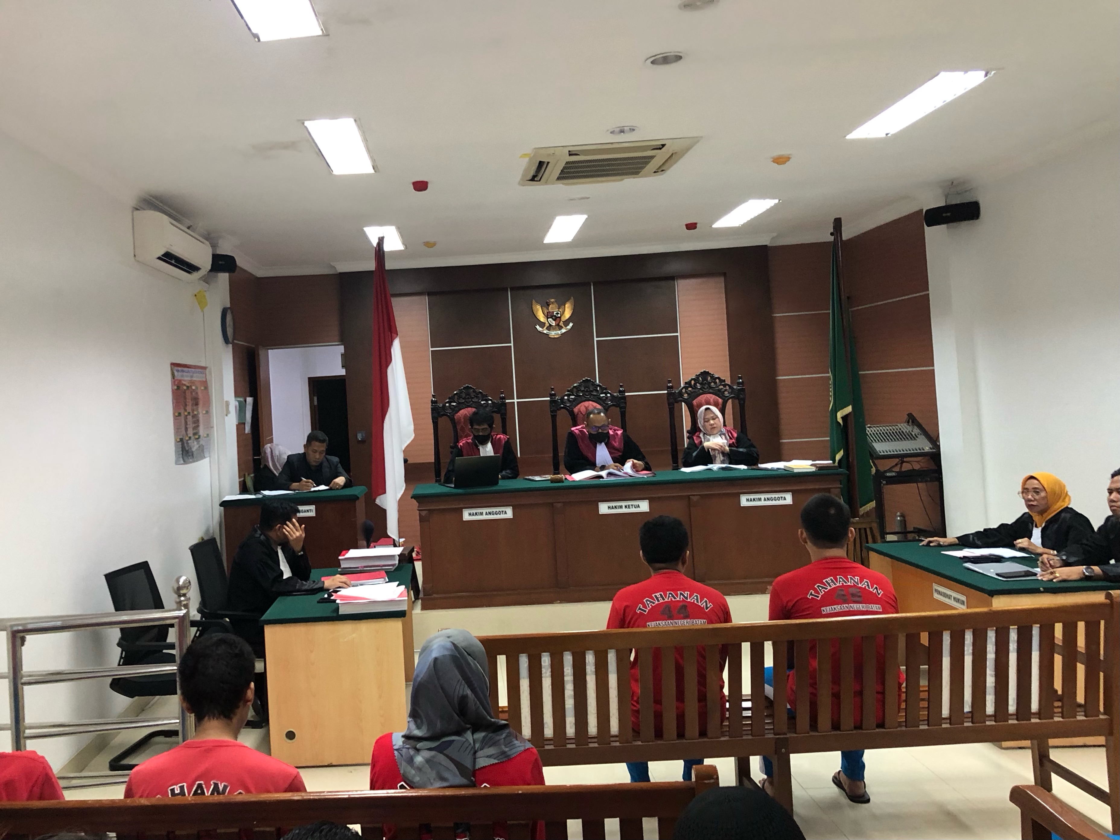 Briptu Adi Kurnia Sihombing kembali menjalani sidang lanjutan di Pengadilan Negeri (PN) Batam, Rabu (7/5).