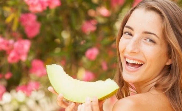 ILUSTRASI. Yang perlu diperhatikan sebelum konsumsi melon adalah memilih yang matang.