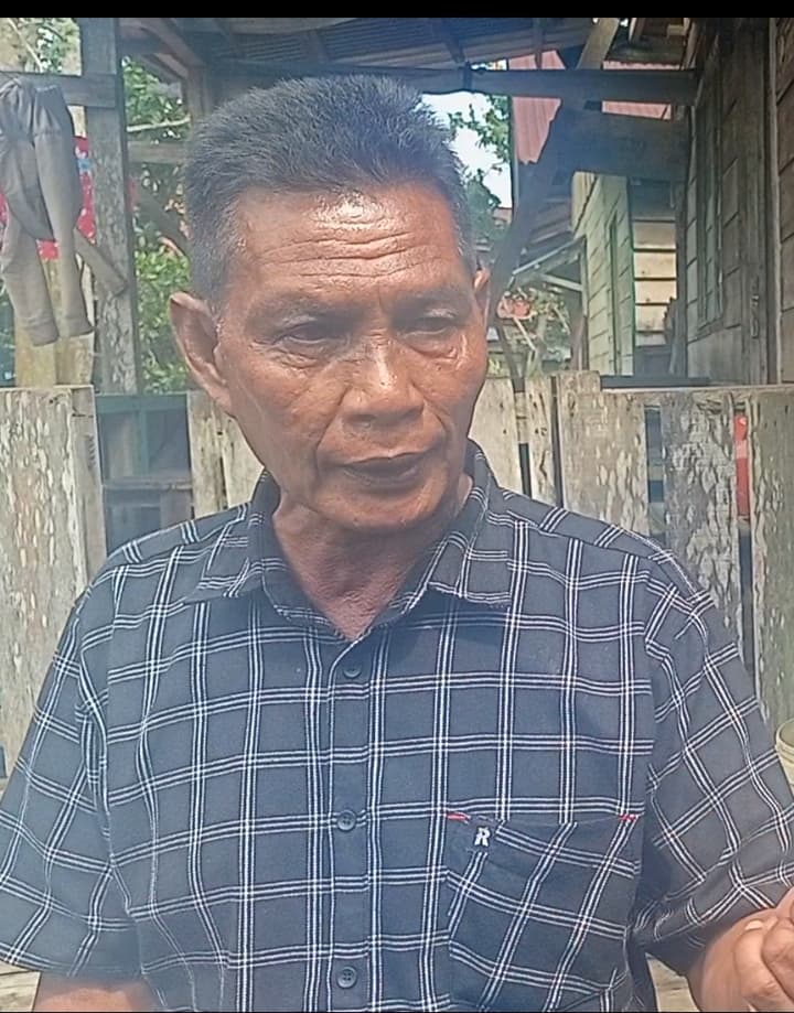 Nurdin, Kepala Desa Marok Tua.