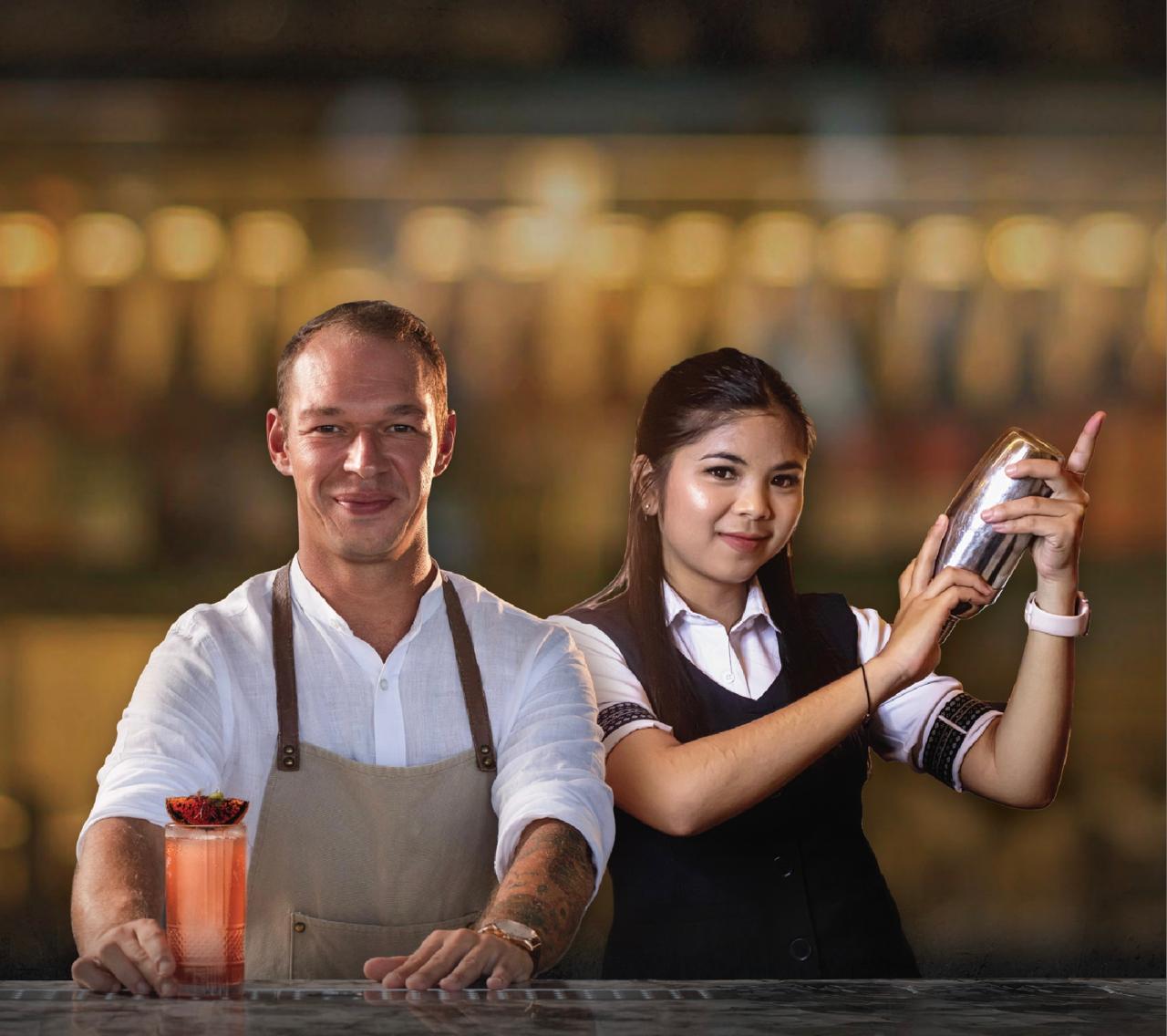 Duo Mixologist Federico Penzo dan Gusti Ayu.