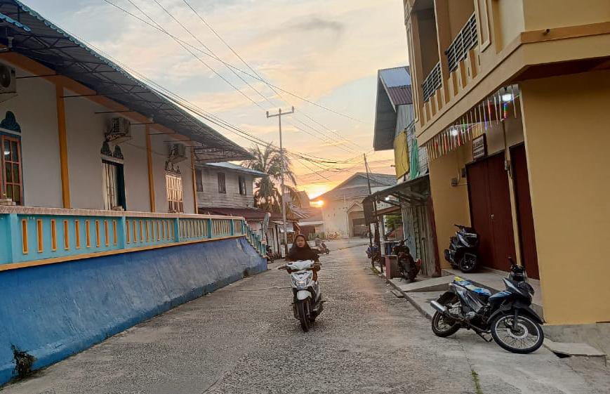 Kondisi Pulau Jemaja yang sepi usai mengalami blackout listrik dikarenakan 5 dari 6 unit mesin milik PLTD Letung alami kerusakan.