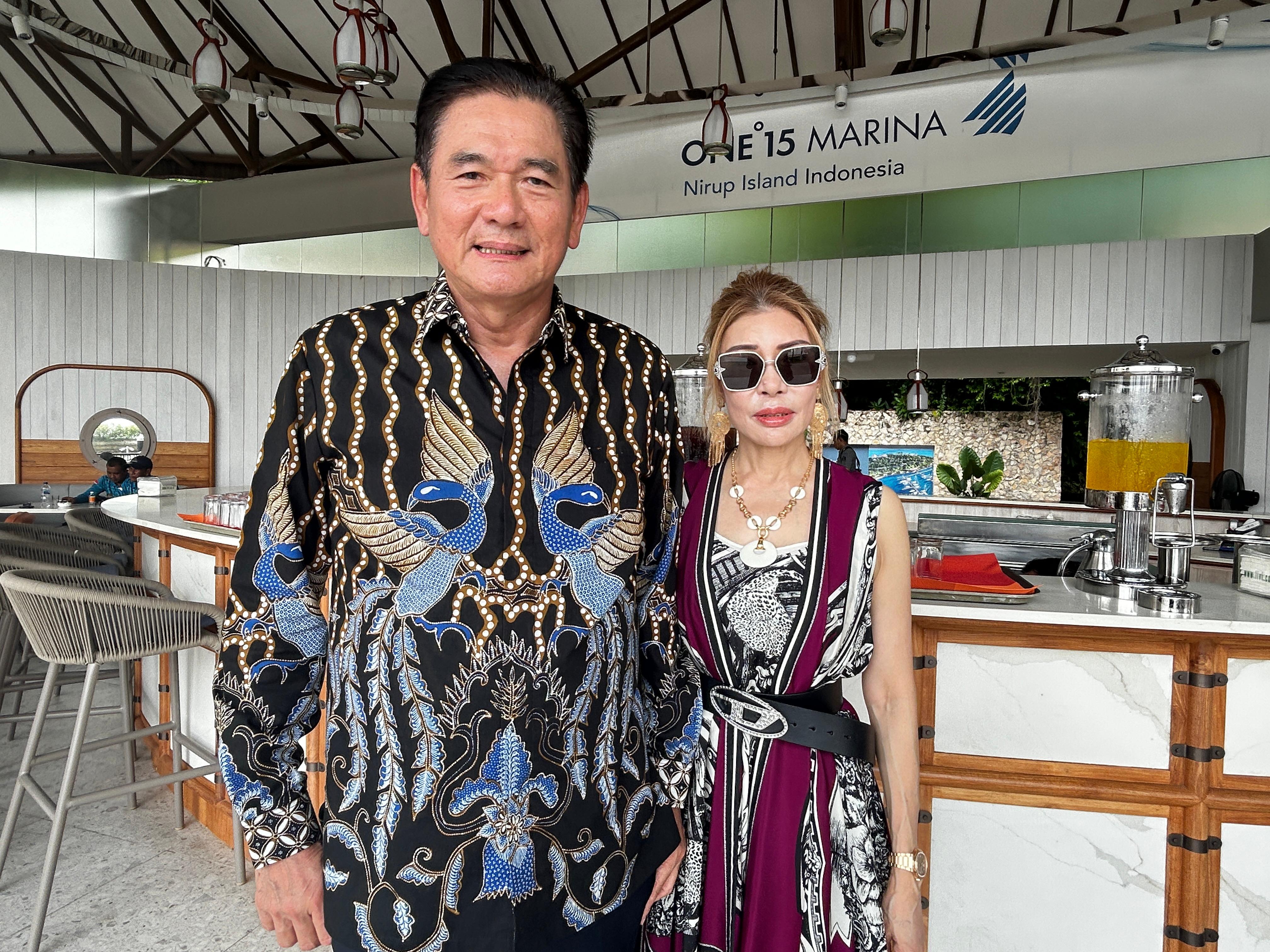 Owner Pulau Nirup, Hartono dan istri.