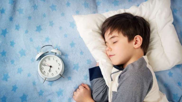 ILUSTRASI. Pastikan jam tidur anak Anda cukup.