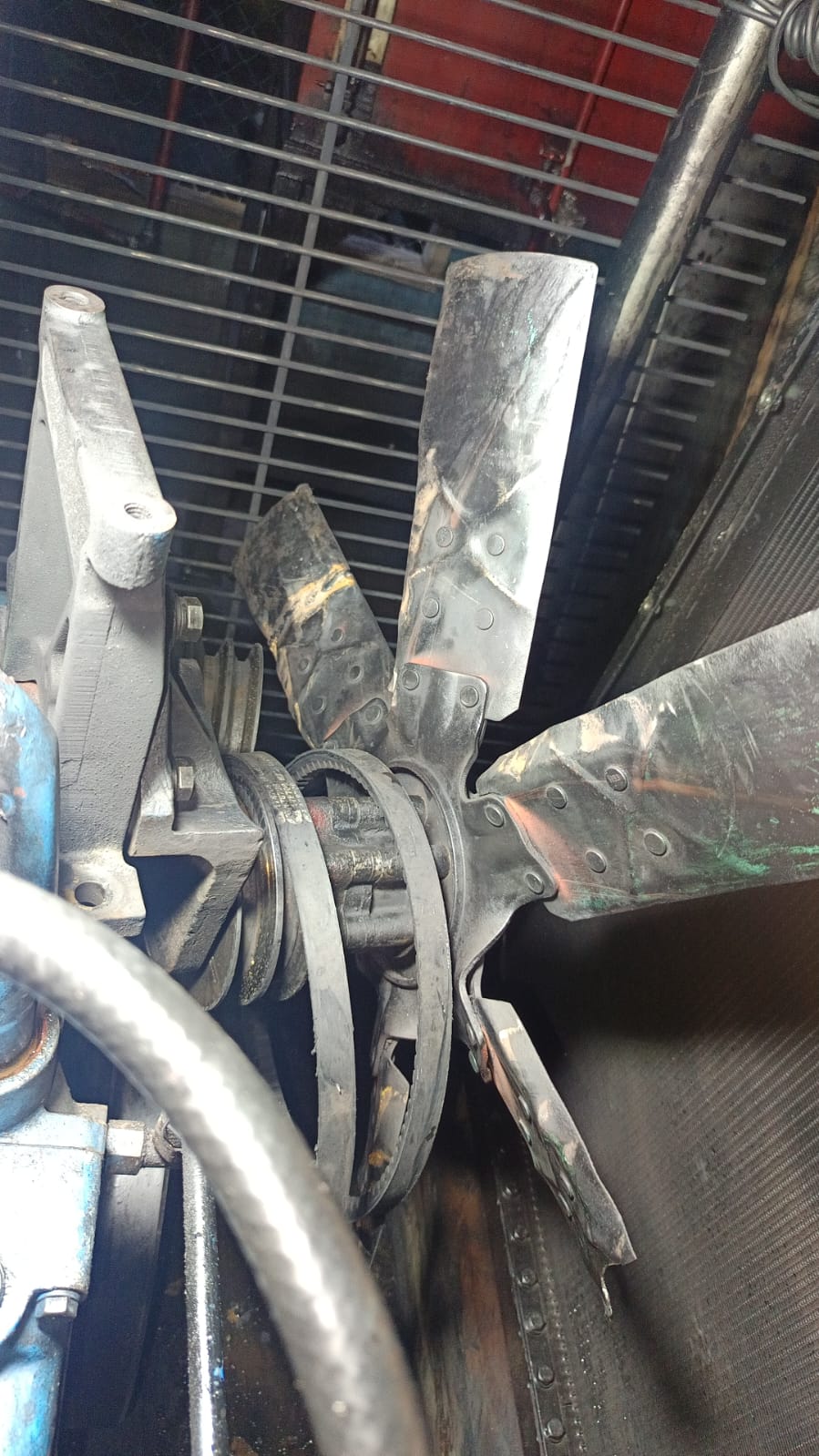 Mesin PLTD Desa Mensanak yang alami kerusakan, Senin (9/6).
