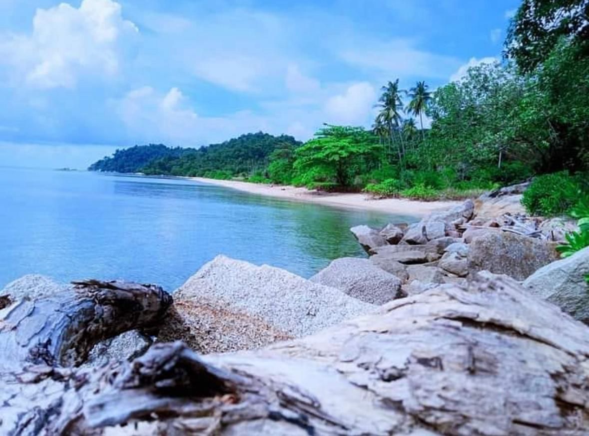 Pulau Pekajang, Kabupaten Lingga, Kepri.