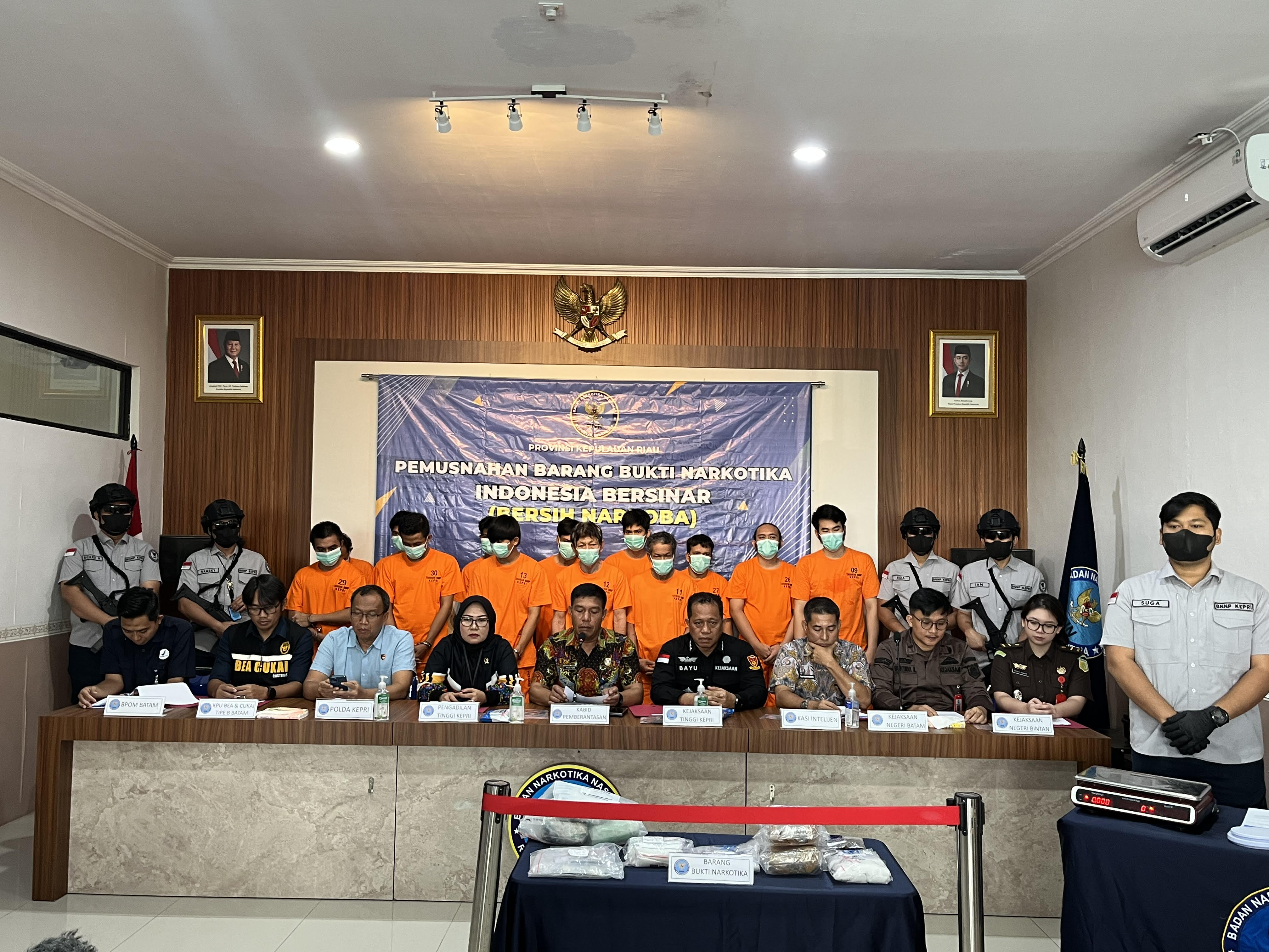 BNNP Kepri memusnahkan barang bukti narkotika hasil pengungkapan selama Mei 2025.