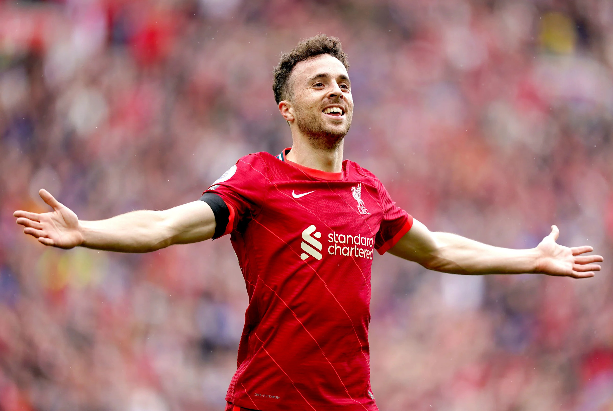 Pemain Liverpool Diogo Jota yang tewas kecelakaan mobil di Spanyol, dimakamkan di kampung halamannya di Portugal, Sabtu (5/7/2025)