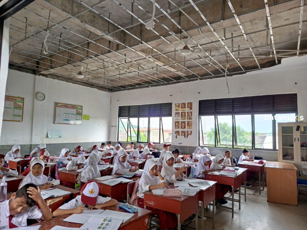 Ilustrasi. Murid-murid SD Negeri 013 saat belajar. Sekolah swasta kini menjadi alternatif solusi pemerataan akses pendidikan yang tidak tertampung di sekolah negeri.