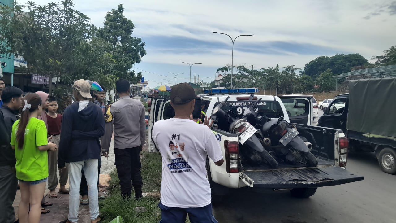 Dua motor yang terlibat kecelakaan diamankan polisi.