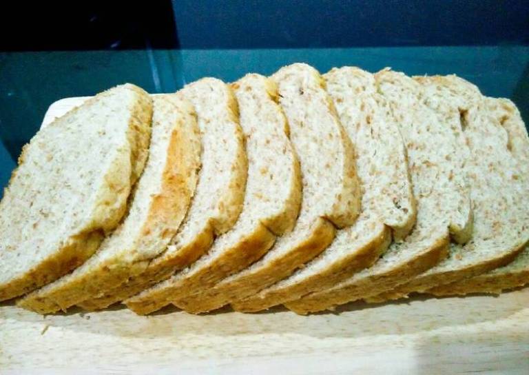 ILUSTRASI. Roti tawar gandum, makanan ampuh meringankan gejala asam lambung.