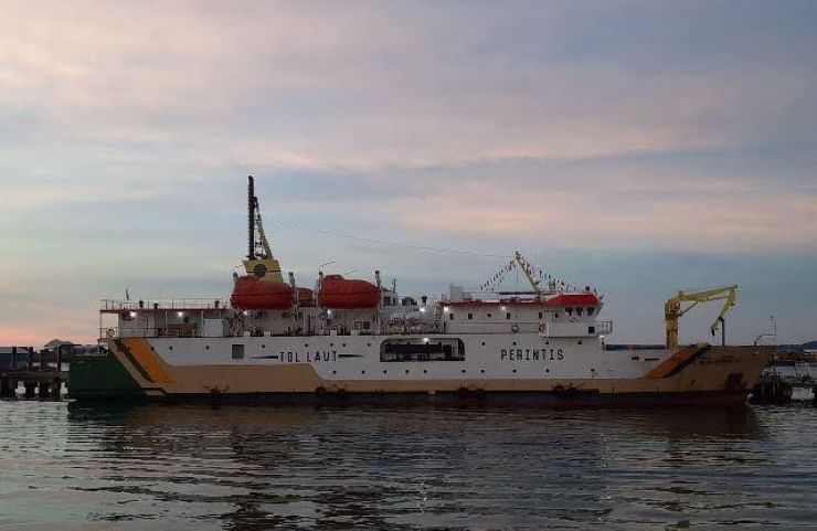 Kapal Perintis KM Sabuk Nusantara 83, merupakan kapal terakhir yang melayani ruts Tanjungpinang menuju Anambas. Kini, warga desa pemerintah untuk mengaktifkan kembali rute tersebut.