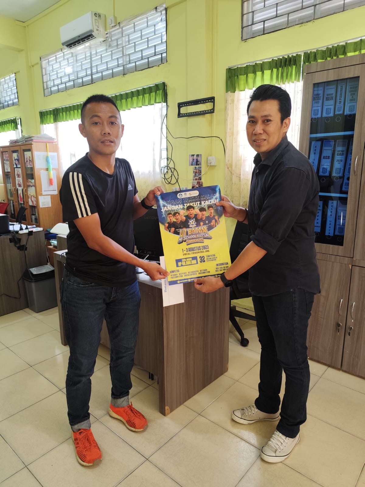 Jailani, Kepala perwakilan Batam Pos di Tanjungpinang saat sosialisasi Hi School Futsal 2025 di salah satu SMA di Tanjungpinang.