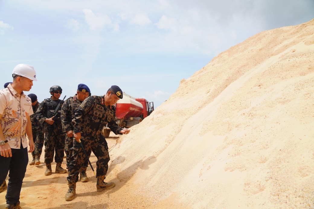 KKP saat turun ke pulau Citlum, Karimun.