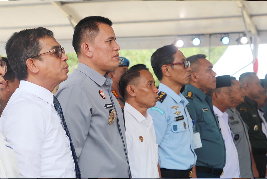 Kepala Kanwil Kemenkum Kepri, Edison Manik saat menghadiri peluncuran koperasi desa/kelurahan merah putih, Senin (21/7).