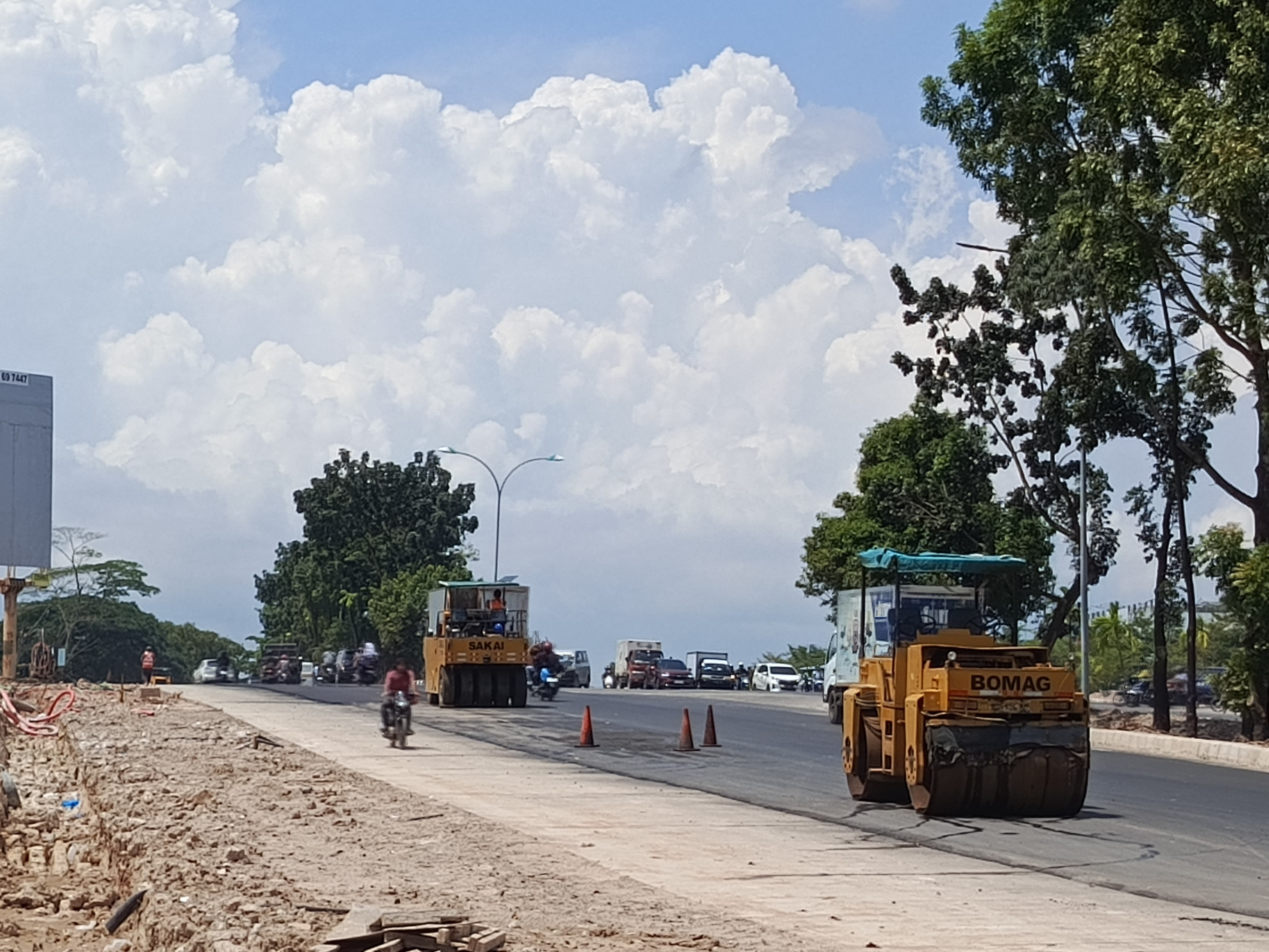 Pelebaran Jalan R Suprapto, khususnya di simpang Puteri Hijau, Batuaji.