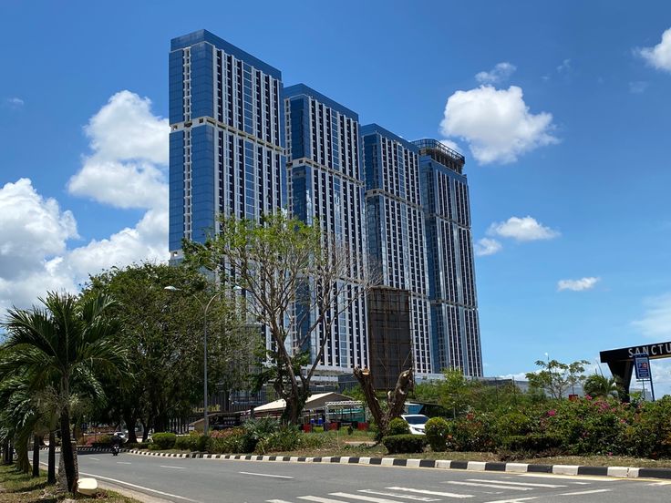 Bangunan apartemen Pollux Habibie di kawasan Batam Centre.