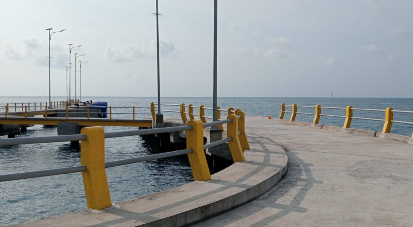 Dermaga Pelabuhan Roro Kuala Maras tampak usai dikerjakan. Masyarakat mendesak agar pelabuhan ini segera difungsikan.