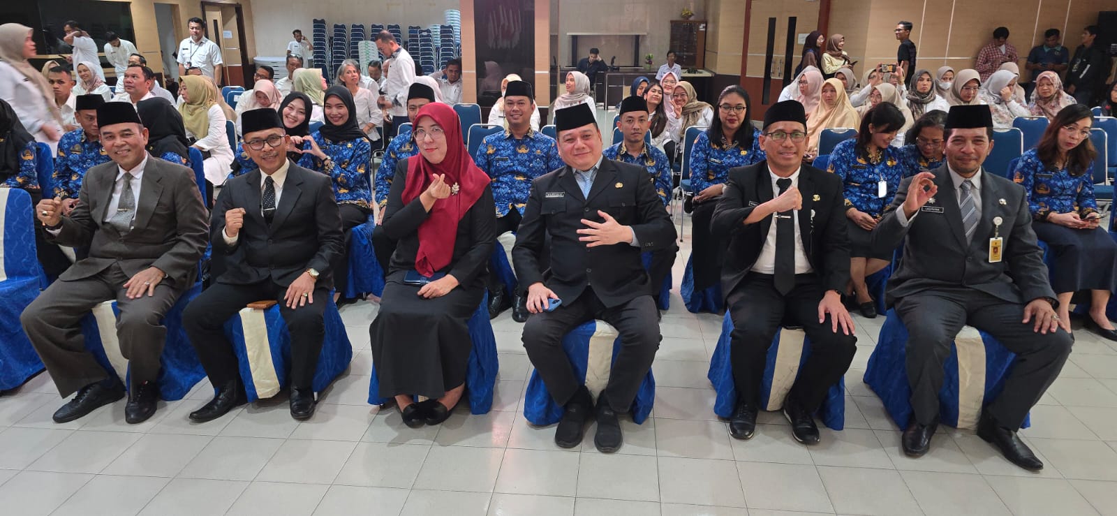 Pejabat sebelum menjalani pelantikan.