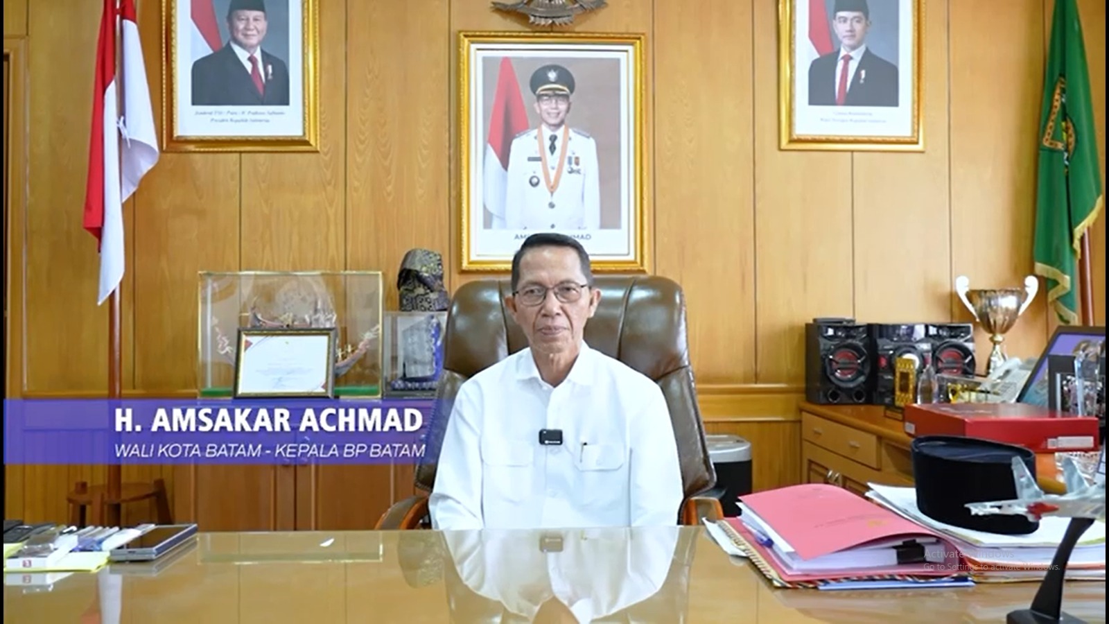 Wali Kota Batam, Amsakar Achmad.