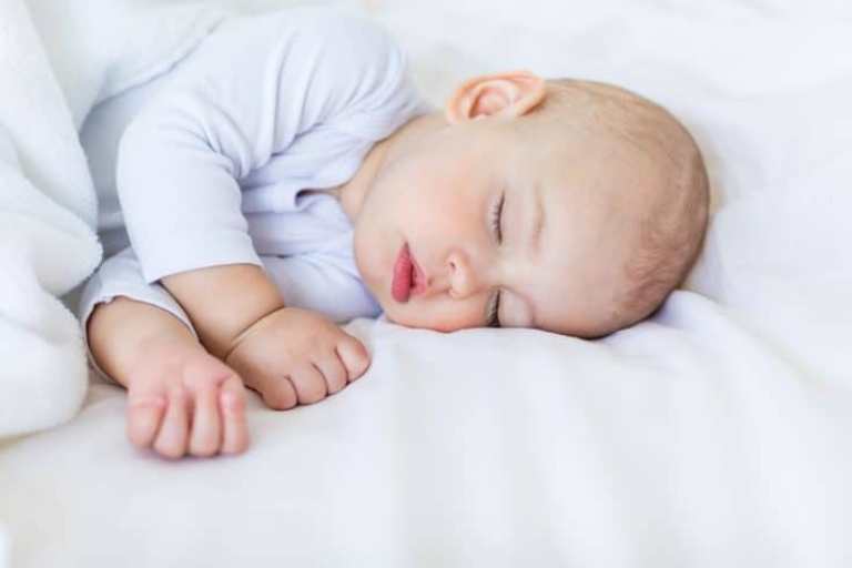 ILUSTRASI. Bayi tidur dengan nyaman tanpa rewel.