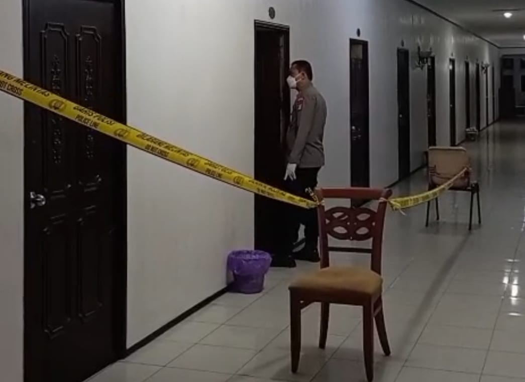 Polisi selidiki penyebab kematian perempuan muda di kamar 112 Hotel Tanjungpinang Jaya.