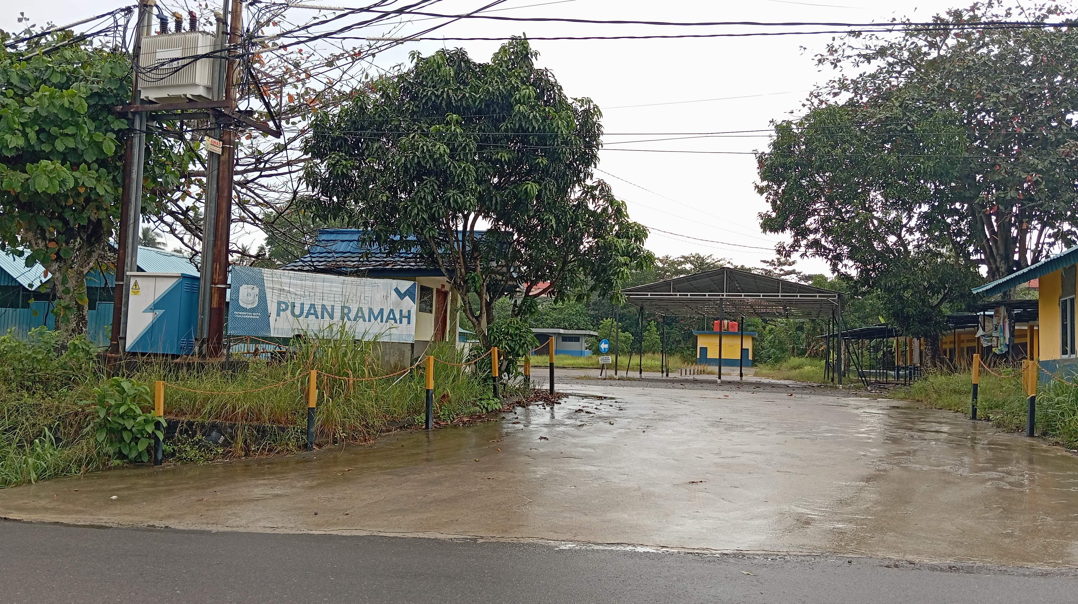 Kondisi Pasar Encik Puan Ramah yang terbengkalai, Rabu (20/8).