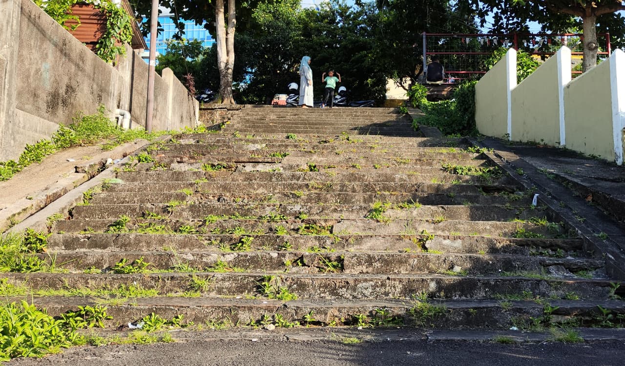 Tangga Batu yang berlokasi di kawasan Kota Lama Tanjungpinang.