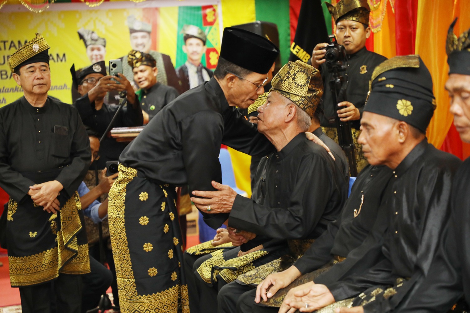 Amsakar saat menghadiri pelantikan pengurus LAM.