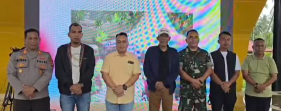 Bupati Lingga, Muhammad Nizar (baju cream) bersama Wakil Bupati dan Sekda Lingga serta beberapa kepala Forkopimda Kabupaten Lingga, Minggu (31/8).