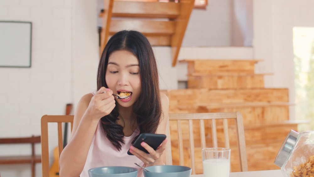 Ilustrasi makan.