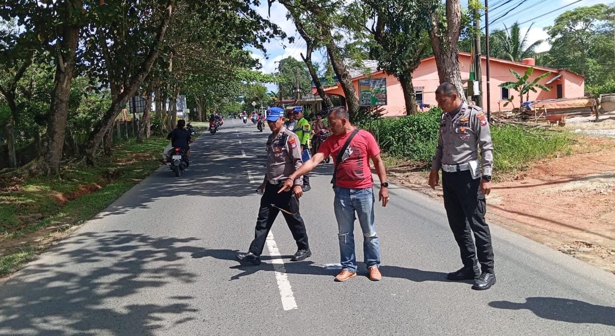 Polisi melakukan olah TKP kecelakaan di Jalan Nusantara Kilometer (Km) 18 Kelurahan Sei Lekop, Kecamatan Bintan Timur, Kamis (18/9/2025).
