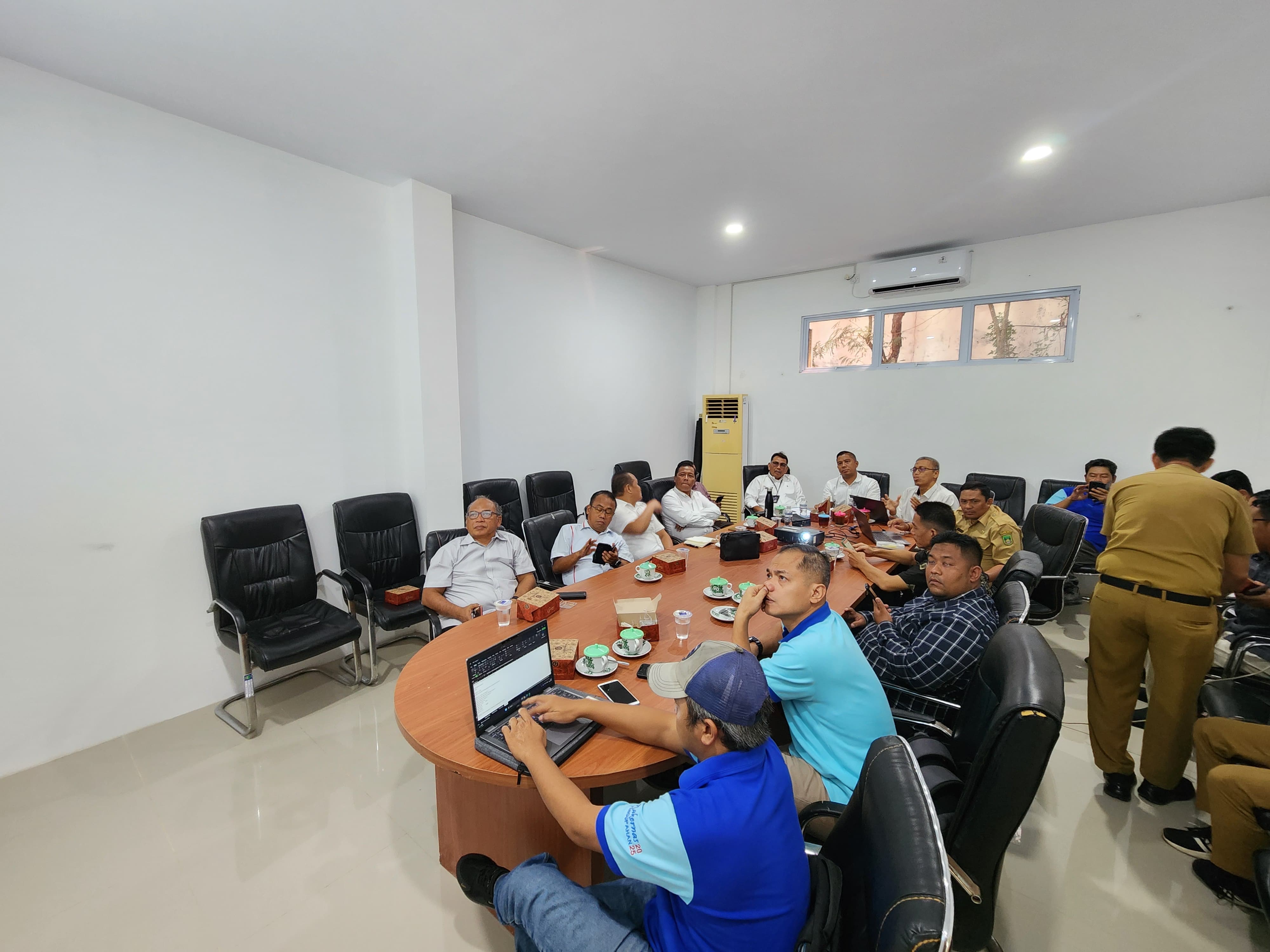 Pertemuan dewan pengupahan Batam untuk bahas UMK Batam 2026.