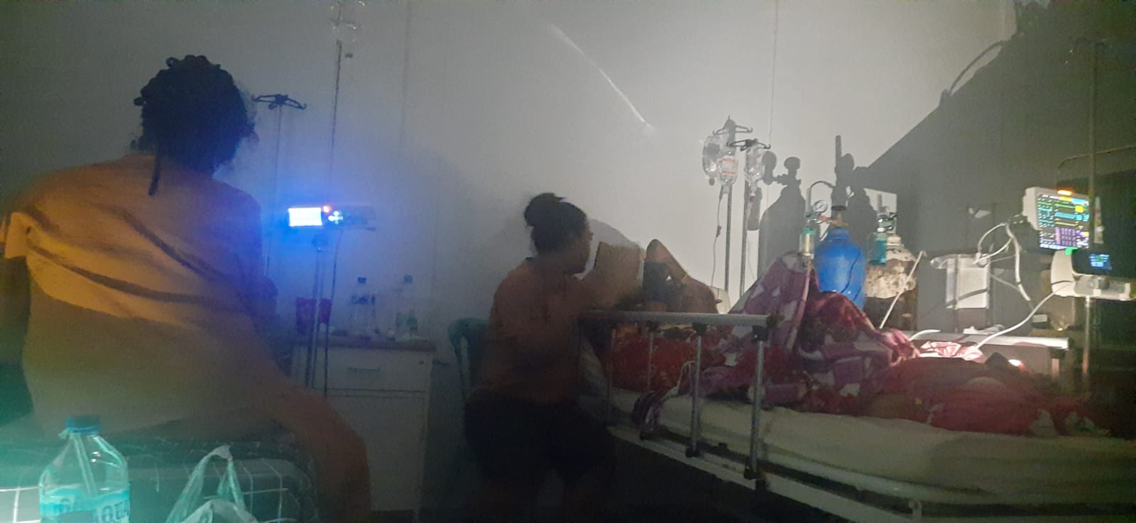 pasien RSUD Tarempa saat listrik mati.
