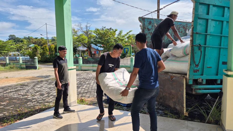 Seragam gratis untuk pelajar SD se karimun sudah tiba dan siap dibagikan.