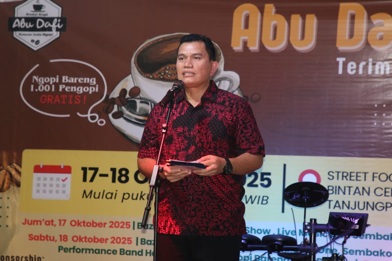 Edison Manik