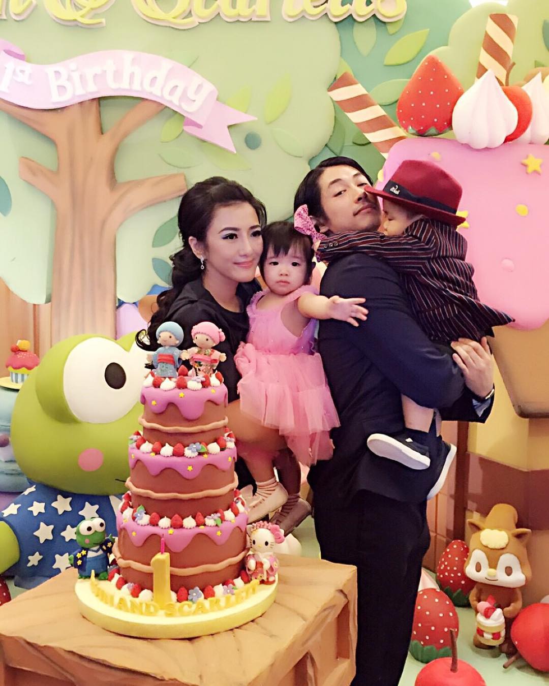 Dean Fujioka dan Vanina Amalia Hidayat akhiri pernikahan 13 tahun.