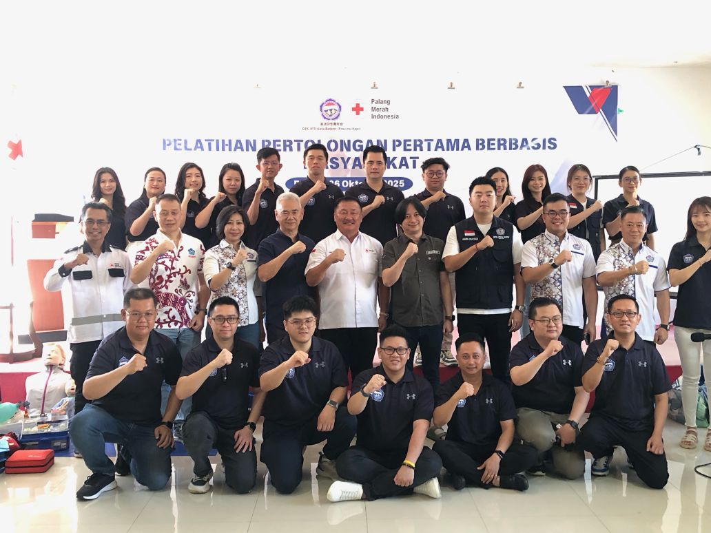 Pengurus IPTI Kota Batam dan Pengurus PMI foto Bersama usai menggelar First Aid Training dan sertifikasi pertolongan pertama berbasis masyarakat.