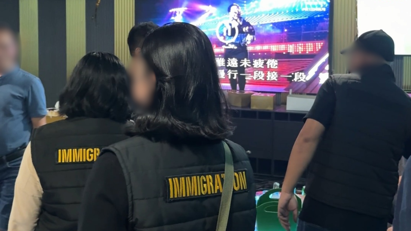 razia oleh petugas di tempat hiburan