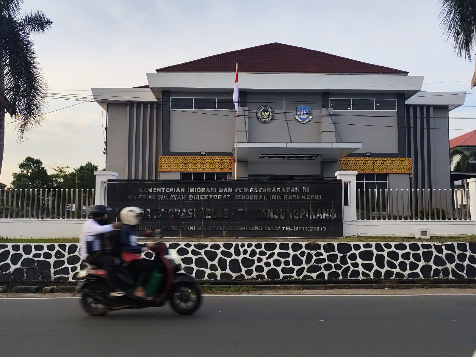 Gedung Imigrasi Tanjungpinang, Jalan Ahmad Yani Tanjungpinang.