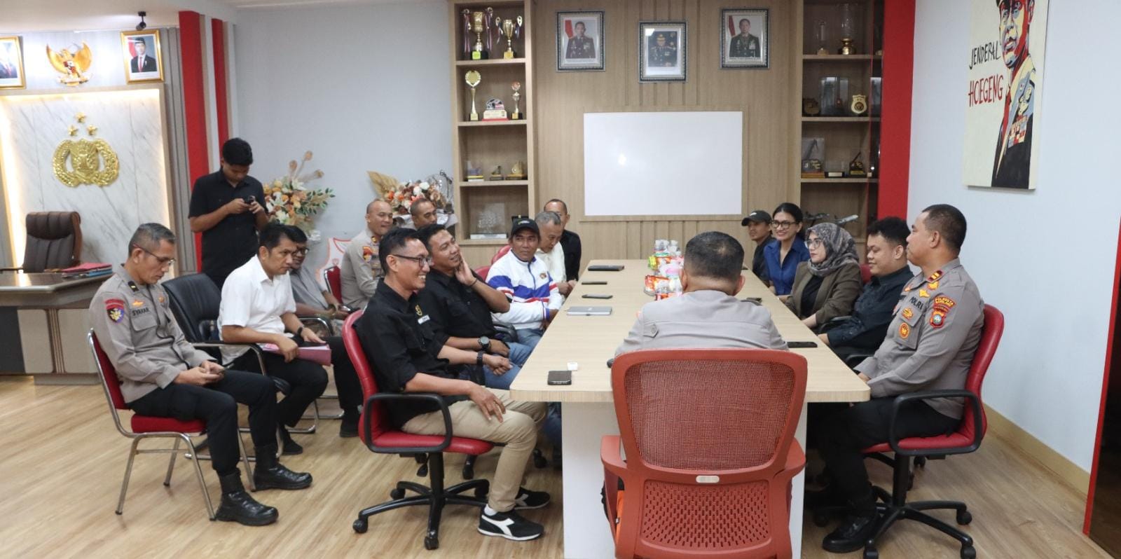 Pertemuan Kapolresta Barelang bersama pengurus PWI Batam.