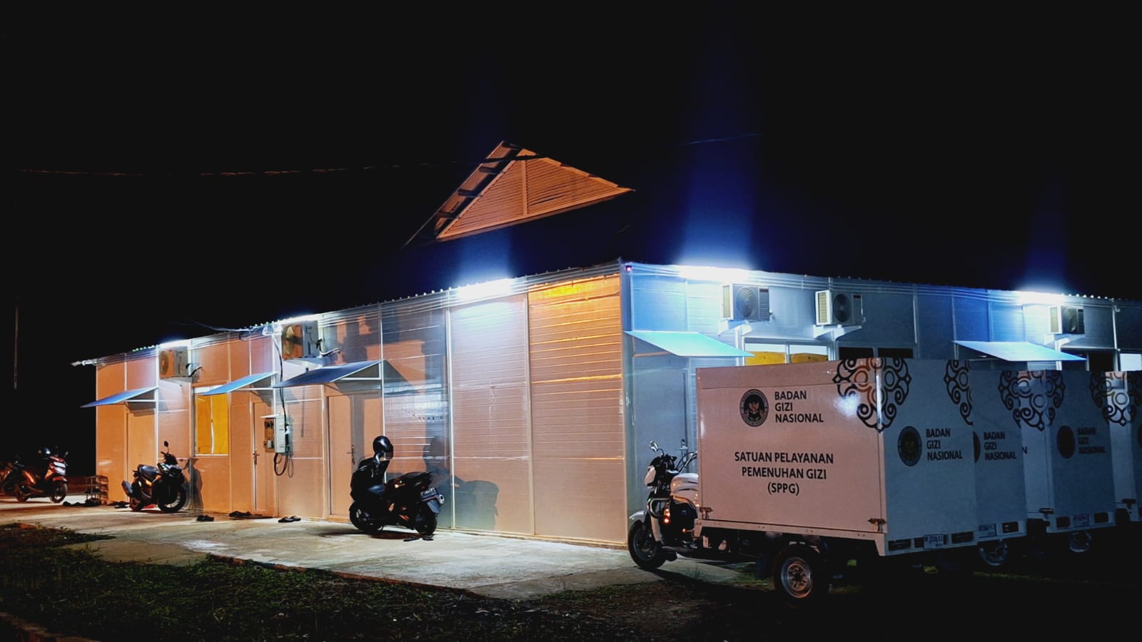Dapur SPPG di RW 002 Kelurahan Sei Lekop, Kecamatan Bintan Timur, Senin (3/11) malam.