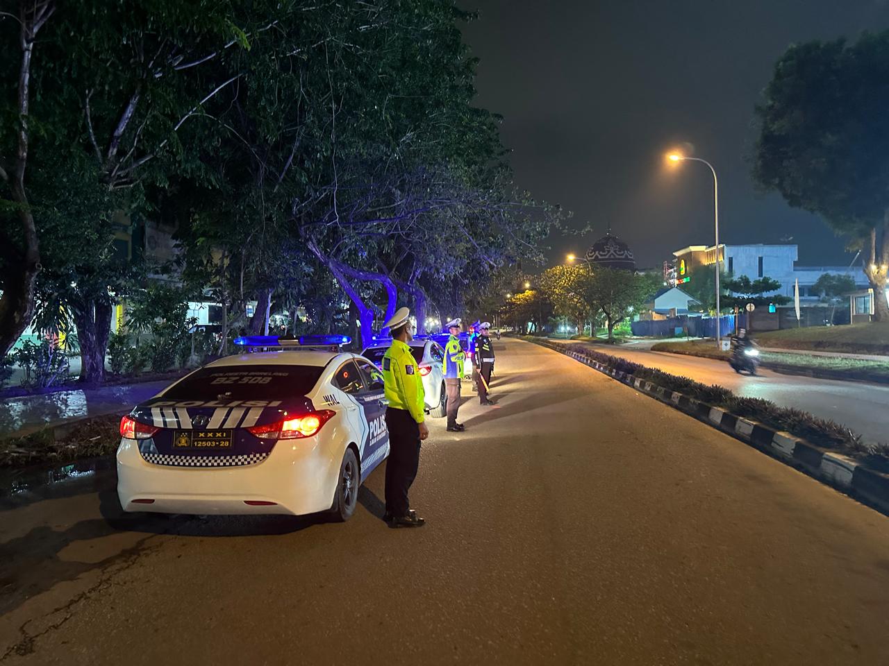 Satlantas Polresta Barelang melakukan patroli malam.